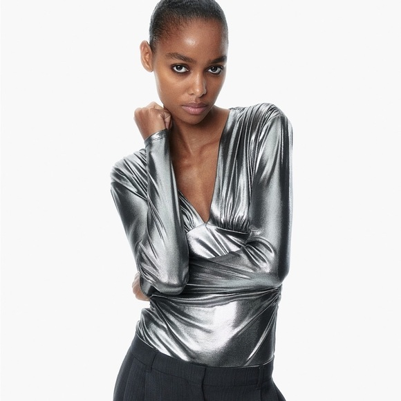 NWOT H&M Metallic Silver V Neck Long Sleeve Bodysuit Women’s Size Small - Picture 4 of 14